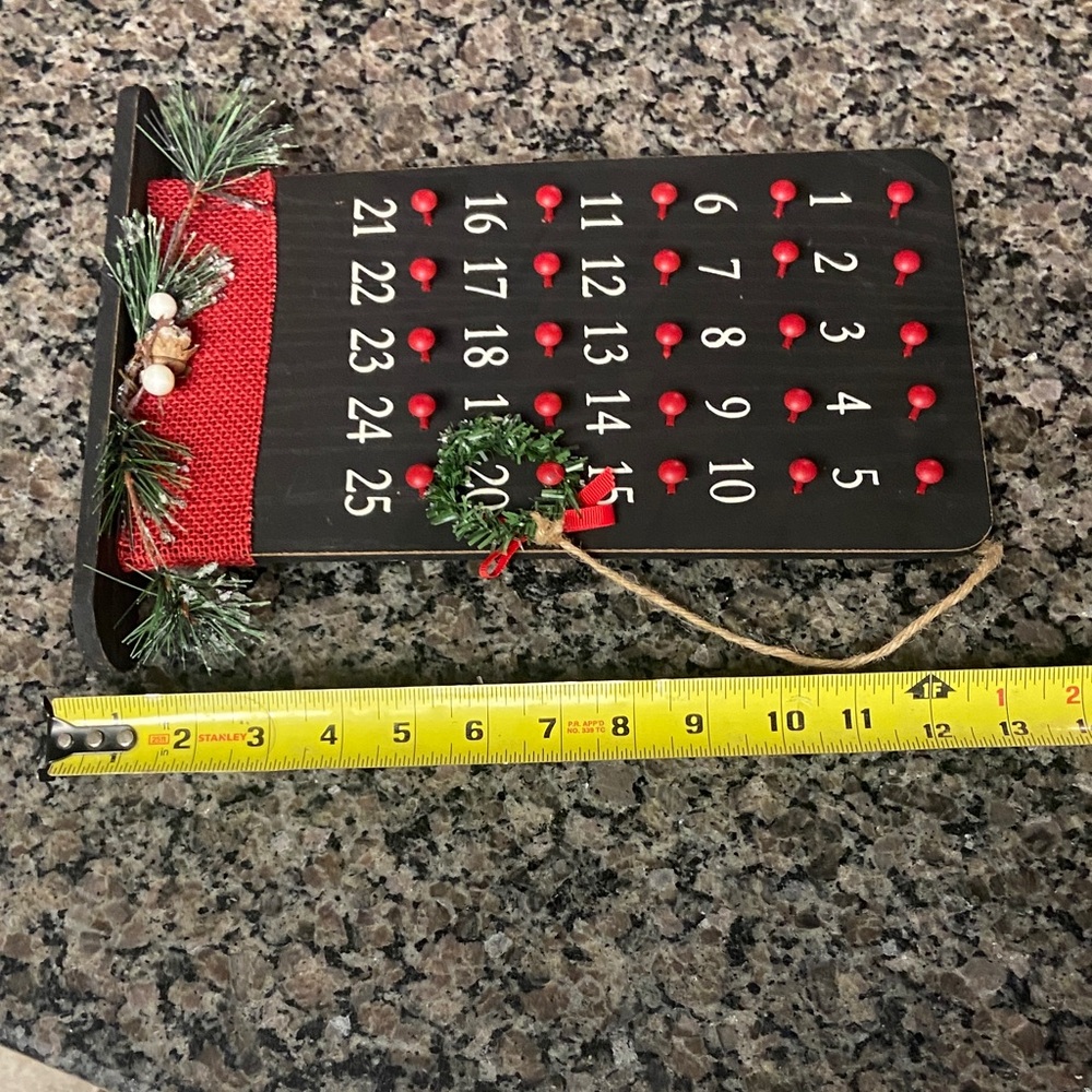 Christmas wood Advent Calendar with wreath count down black Red Accents - Picture 10 of 10